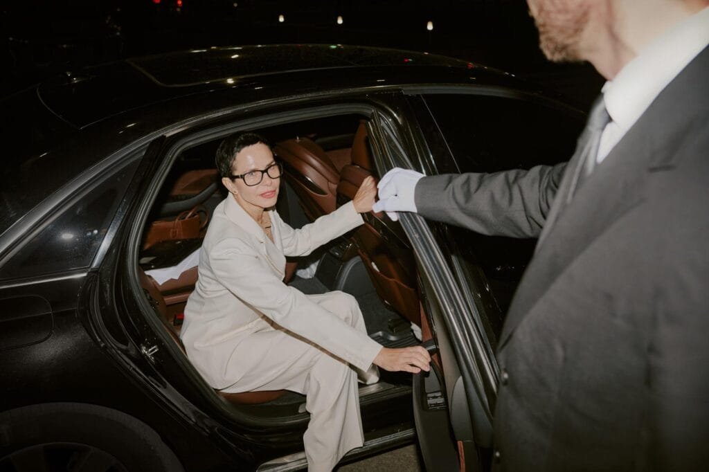 how to plan a limo ride for anniversaries