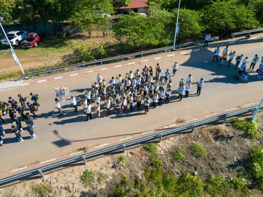 how to plan transportation for large groups