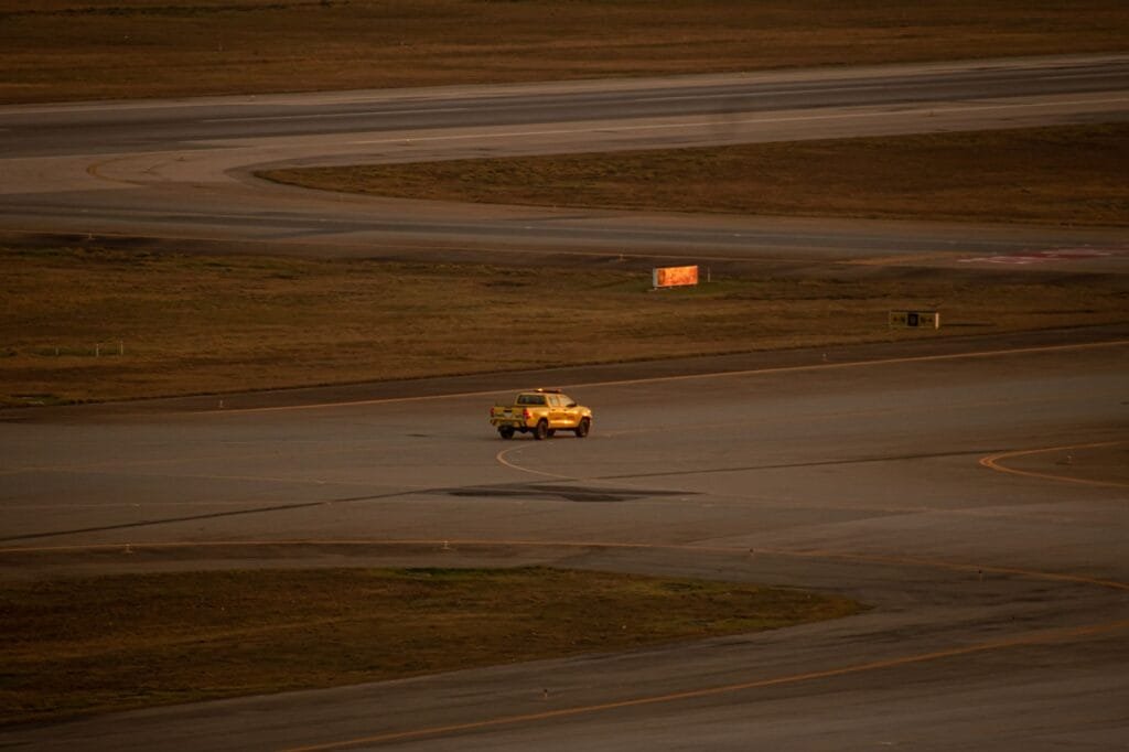 how to arrange luxury airport pickups in San Carlos