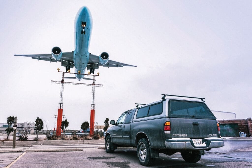 how to book luxury airport pickups in Santa Clara