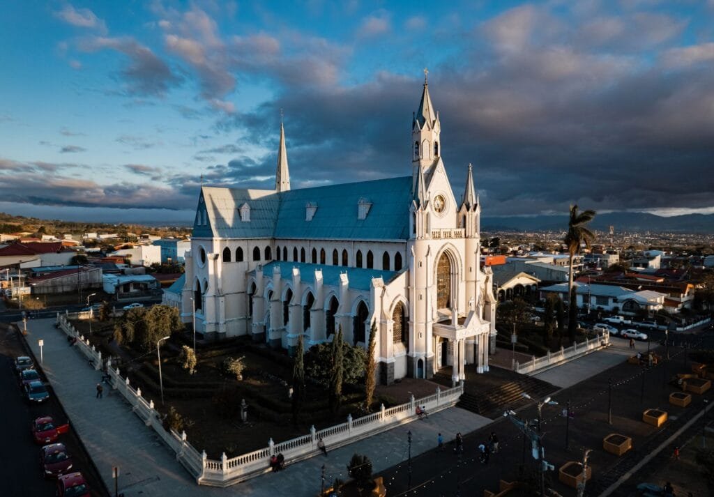 best private transportation for tourists in San Rafael