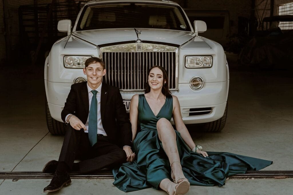 how to hire a limo for proms