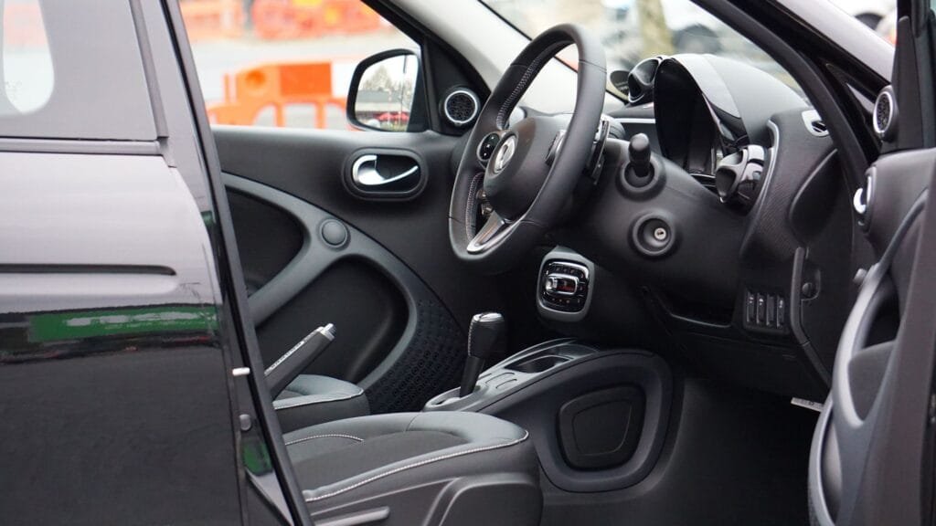 how to hire a luxury driver in Daly City