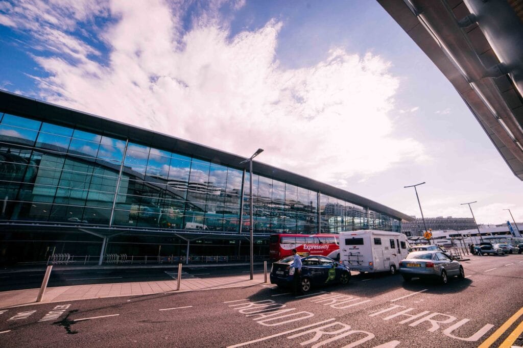 luxury car service for airport transfers in Dublin