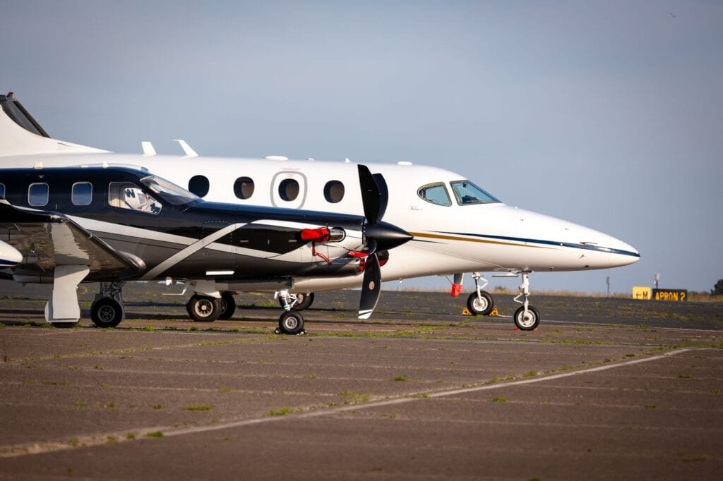 how to arrange luxury airport pickups in Santa Clara