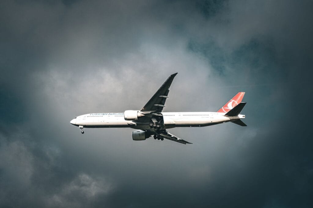 luxury airport transportation for international travelers in Oakland