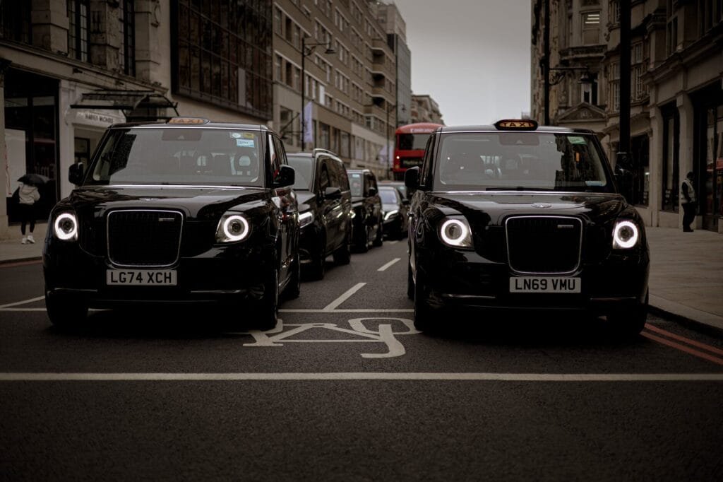 luxury car service alternatives to taxis in Oakland