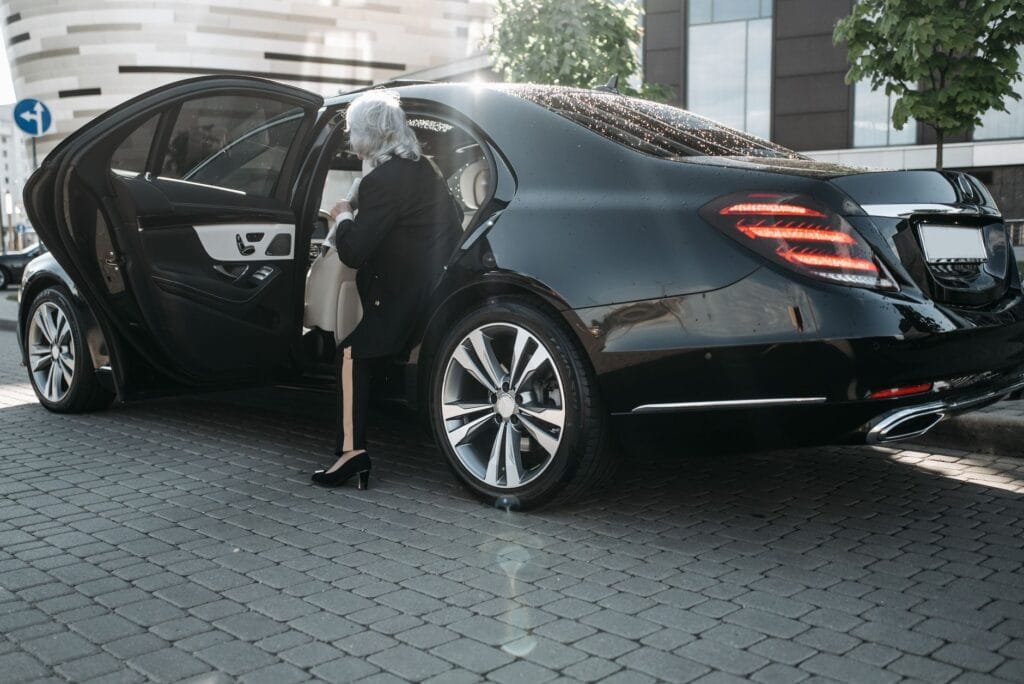 luxury transportation for corporate meetings in San Mateo