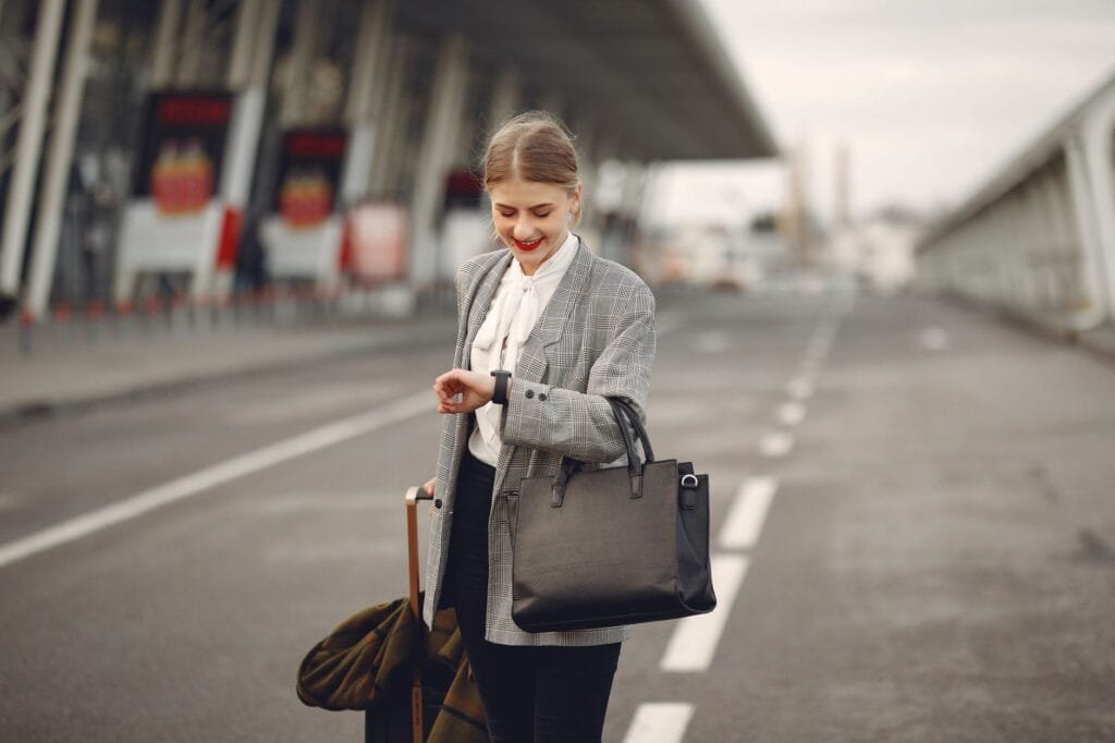 safe and punctual airport transfers in Redwood City